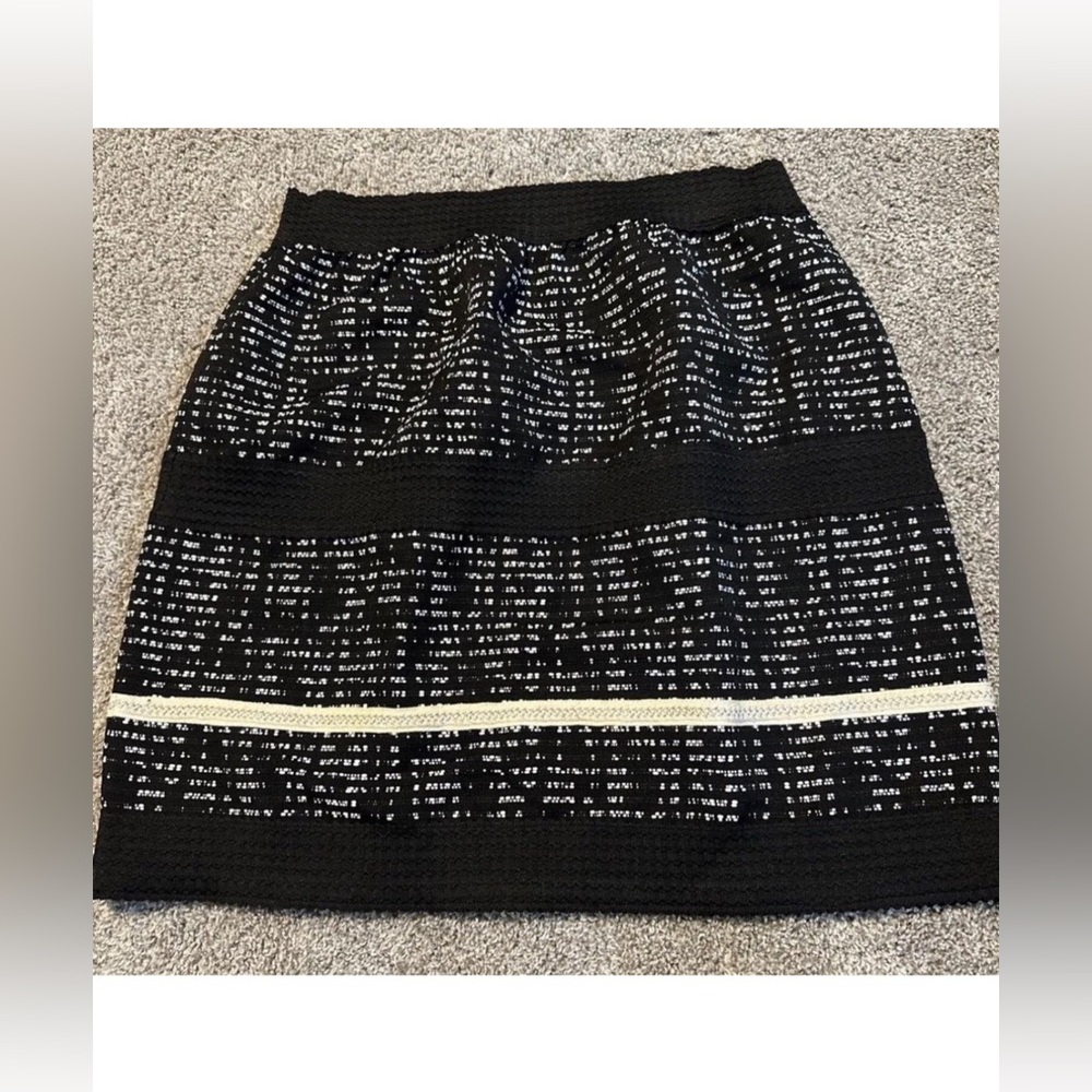 Versona Black and White Textured Knit Skirt - Women's